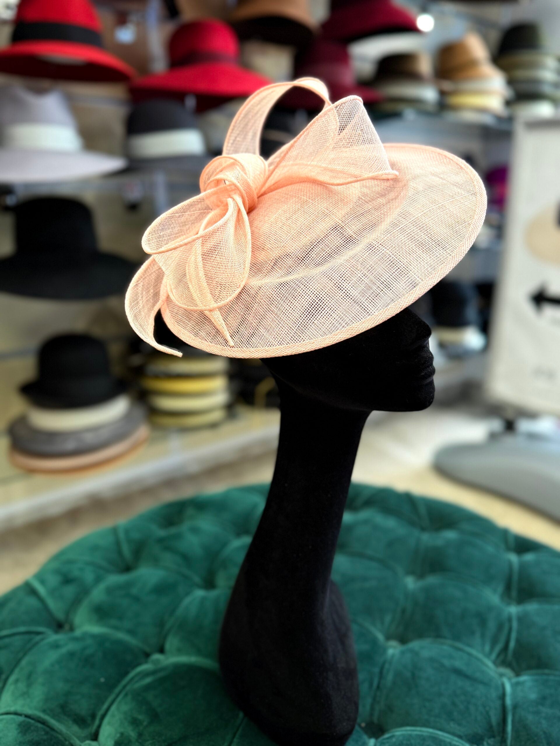 Fascinator Kate, din sisal