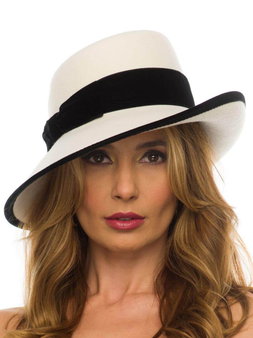 Palarie dama Elena bianco, alba, bor mediu, fetru de lana