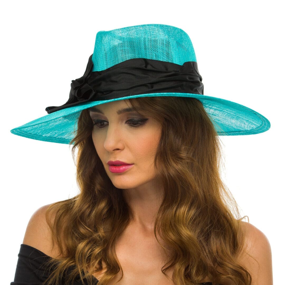 Palarie dama Clara turchese/nero, albastra/neagra, bor usor in cadere, sisal