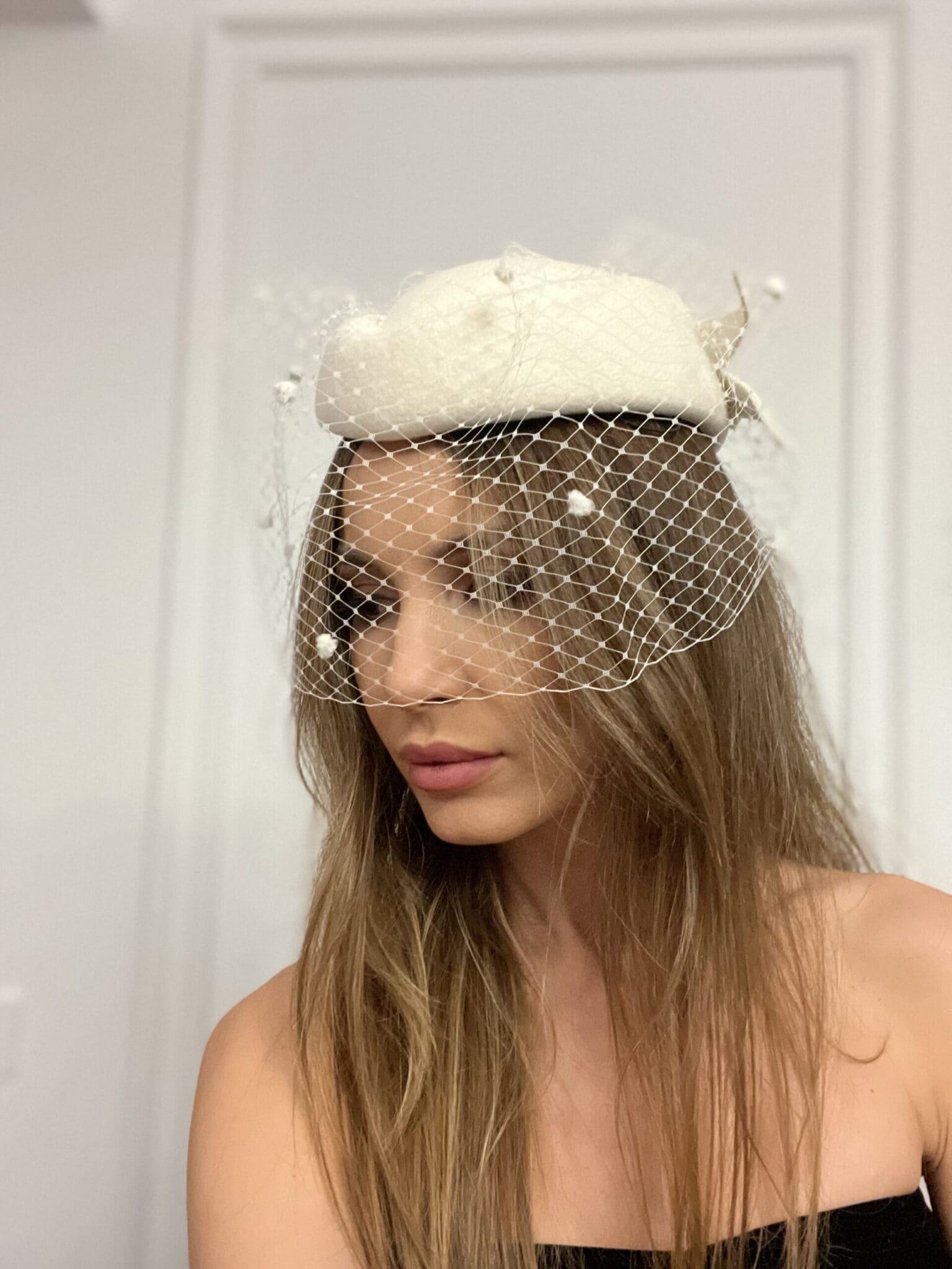 Toca Rona voaleta bianco, albă, fetru de lana