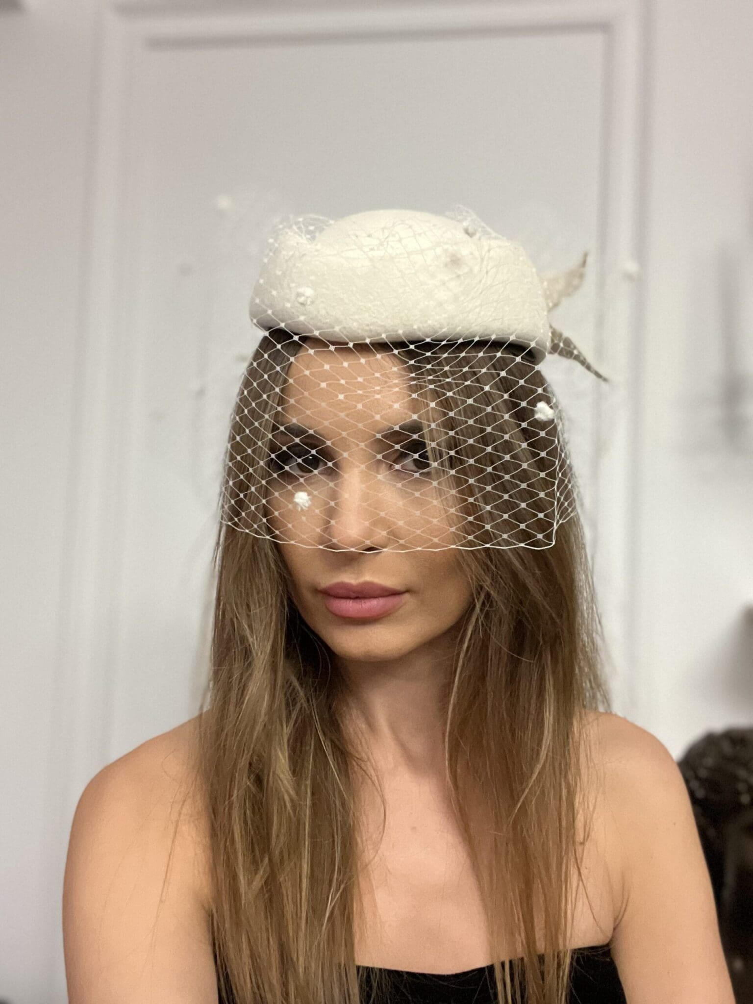 Toca Rona voaleta bianco, albă, fetru de lana